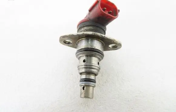 Toyota Corolla E120 E130 Fuel pressure regulator 