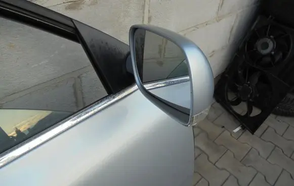 Volkswagen Touareg III Front door electric wing mirror