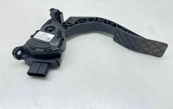 Audi A4 S4 B8 8K Accelerator throttle pedal 8K1723523 6PV00950501