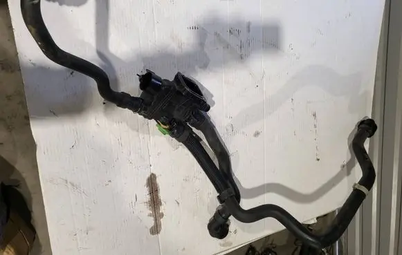 Thermostat/thermostat housing