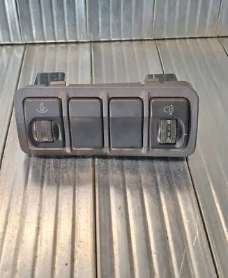 Hyundai Trajet Headlight level height control switch 848403A020