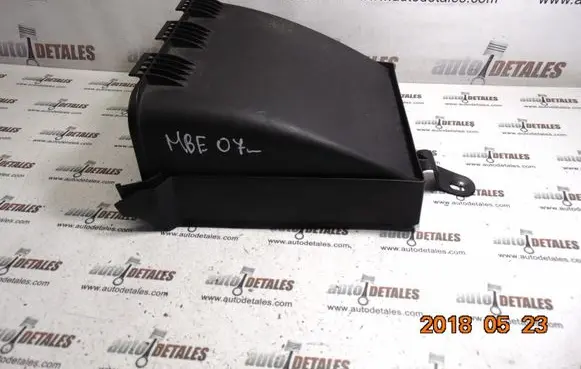 Mercedes-Benz E W211 Air filter box cover A2118300103