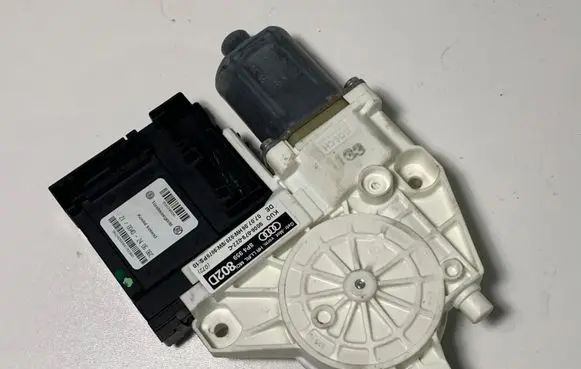Audi A3 S3 A3 Sportback 8P Rear door window regulator motor 8P4959802D