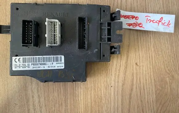 Renault Trafic II (X83) Comfort/convenience module P8200790995F