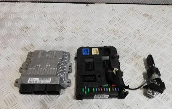 Citroen C5 Engine control unit/module S180123007A