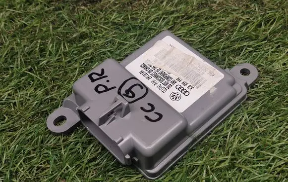Volkswagen PASSAT CC Seat control module 3C8959339