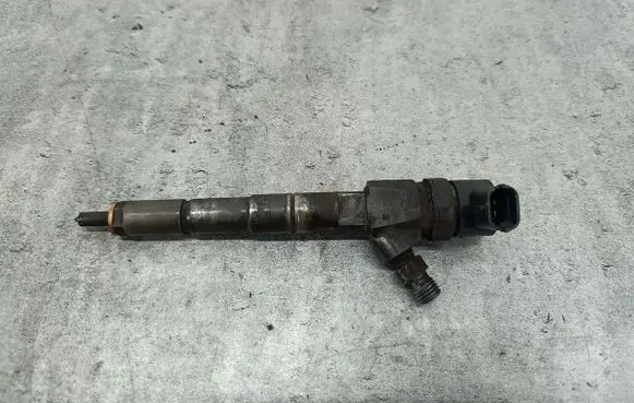 Alfa Romeo 159 Fuel injector 0445110243BOSCH
