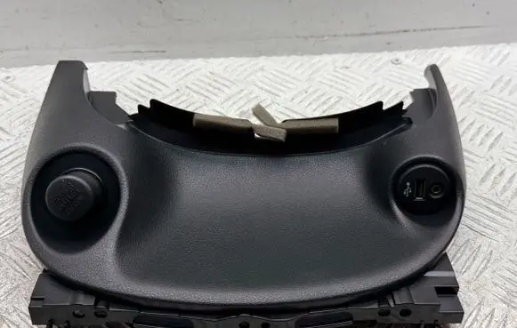 Nissan Juke I F15 Panel trim 682521KZ3A 682521KZ0A