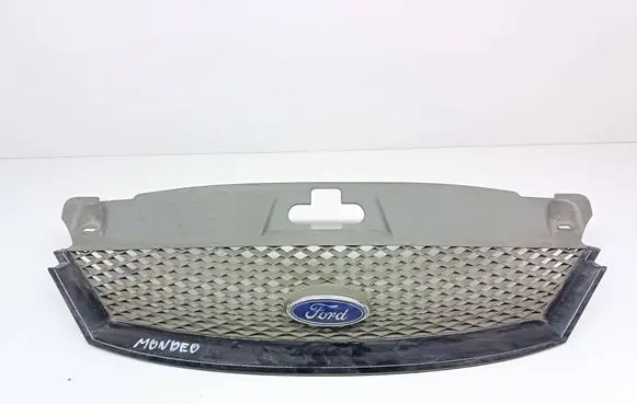 Ford Mondeo Mk III Front bumper upper radiator grill 1S7X8A133AK 1S7X8A100AK