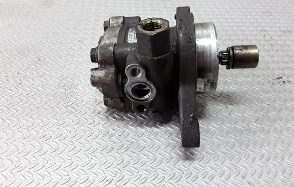 Nissan Primera Power steering pump 5M321