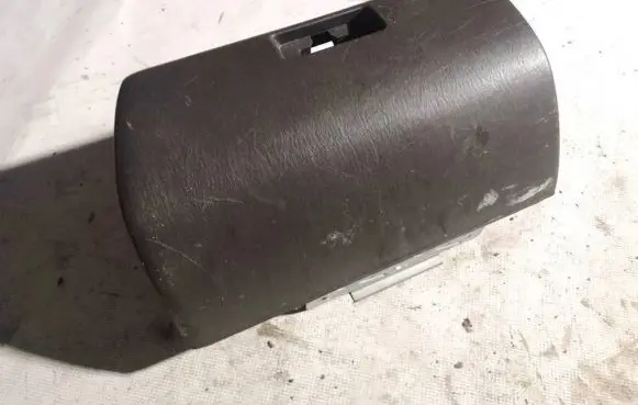 Glove box
