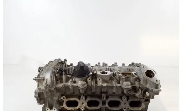 Mercedes-Benz C W205 Engine head 