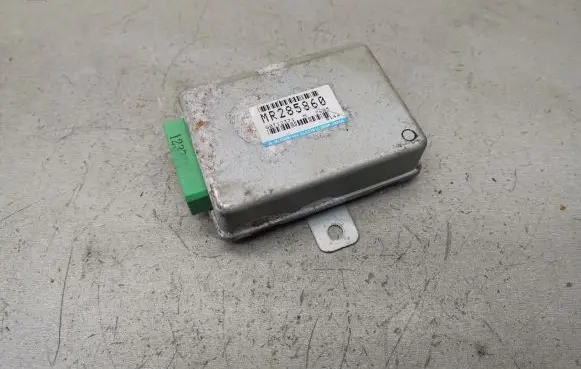 Mitsubishi Galant Other control units/modules MR285860 G0T12371