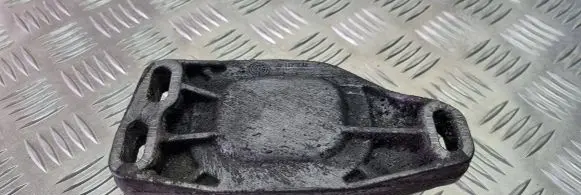 Audi A4 S4 B5 8D Engine mounting bracket 8D0199335Q