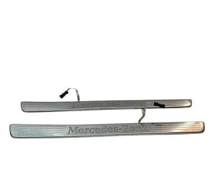 Front sill trim cover