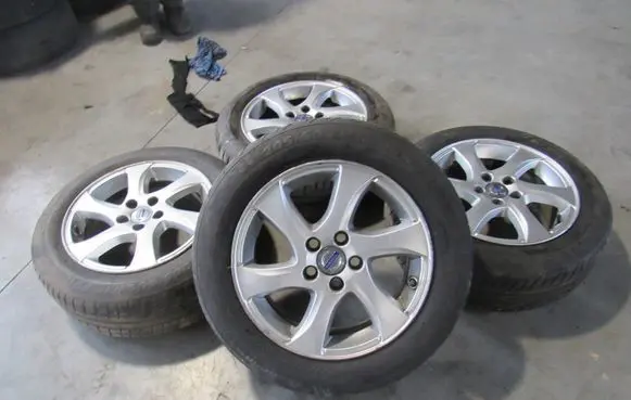 Volvo V40 R16 alloy rim 