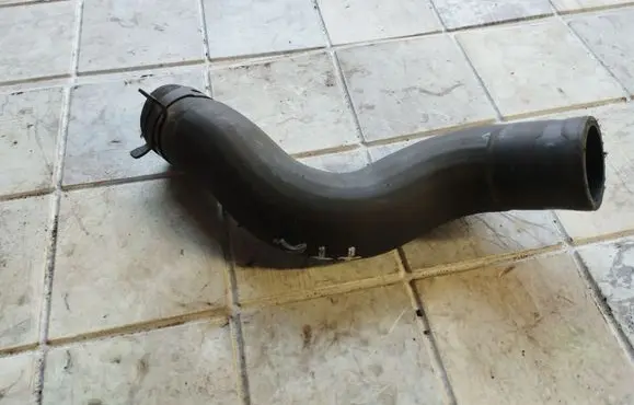 Toyota Corolla Verso AR10 Intercooler hose/pipe