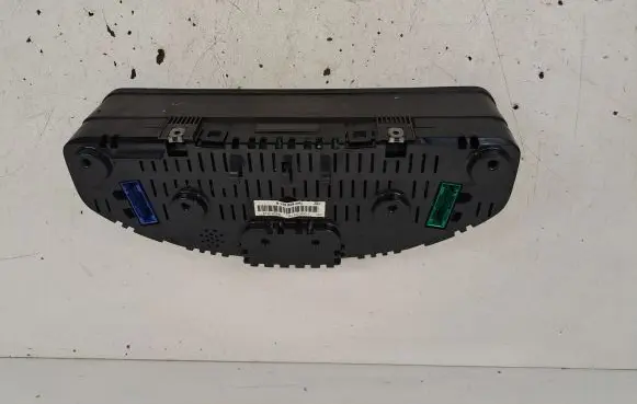 Volkswagen Transporter - Caravelle T5 Speedometer (instrument cluster) 88311346