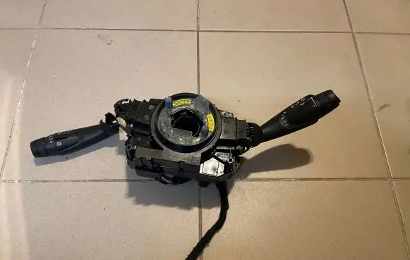 Volvo XC40 Indicator stalk 32275368