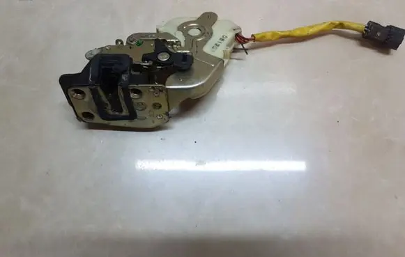KIA Sorento Rear door lock