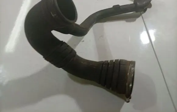 Audi A6 S6 C5 4B Air intake hose/pipe 8D0129615A