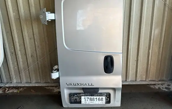 Opel Vivaro Back/rear loading door 