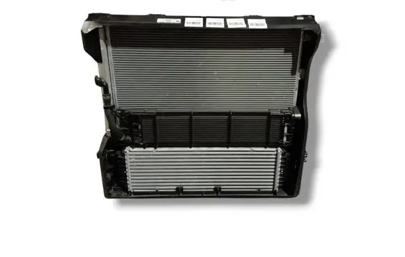 BMW X7 G07 Coolant radiator 8472275 17118472275 8589086