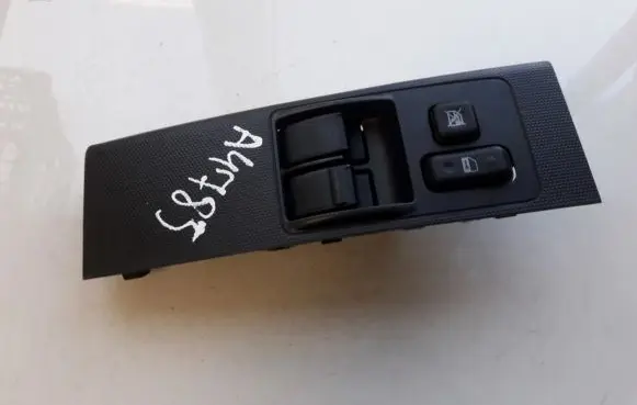 Toyota Corolla Verso AR10 Electric window control switch 54355670D 74231-0F020