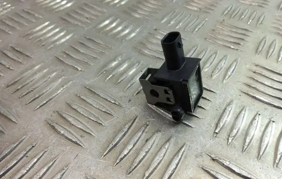 BMW 5 F10 F11 Airbag deployment crash/impact sensor 9224177