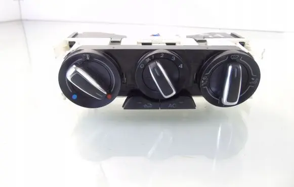 Audi A1 Climate control unit 8X0820045A
