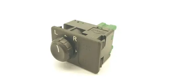 Wing mirror switch