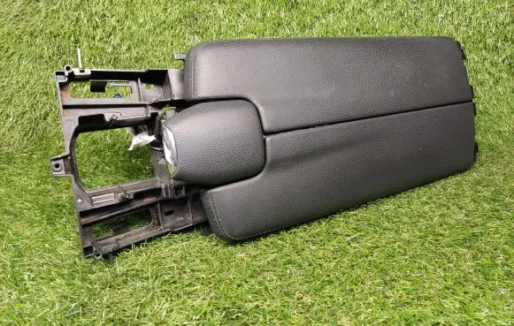 Mercedes-Benz E W212 Armrest 2125409110