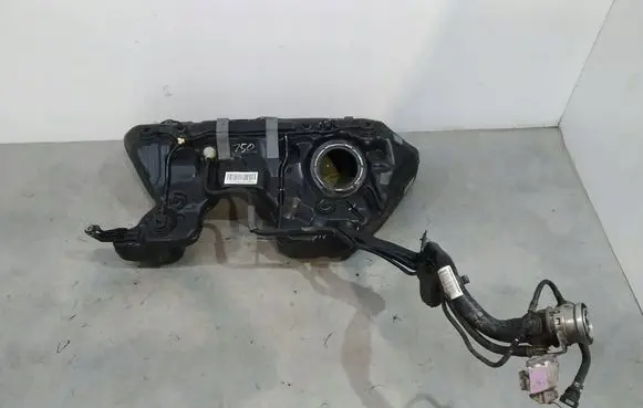 Mercedes-Benz C W205 Fuel tank 2054705600
