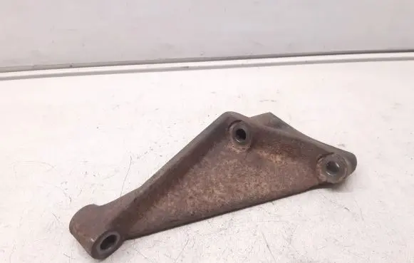 Honda CR-V Engine mounting bracket