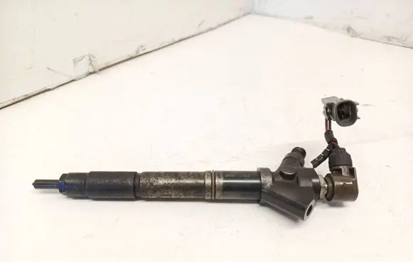 Toyota Corolla Verso AR10 Fuel injector 236700R040 09H04873