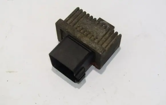 Volvo S40, V40 Glow plug pre-heat relay 7700115078