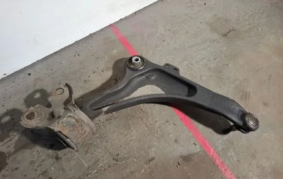 Volvo V60 Front lower control arm/wishbone