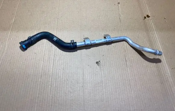 Land Rover Range Rover Sport L494 Engine coolant pipe/hose CPLA18B402AC