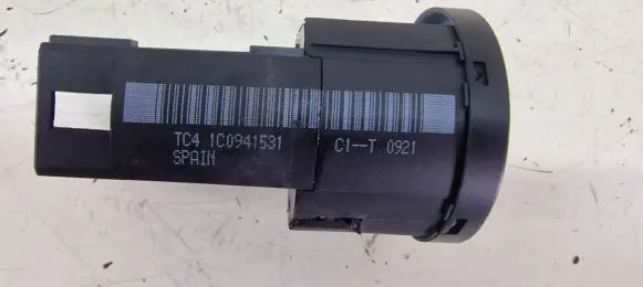 Volkswagen Golf IV Light switch 1C0941531