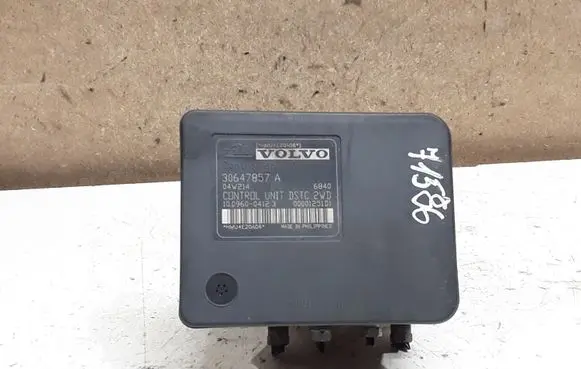 Volvo V50 ABS Pump 30647857 4N512C405AD