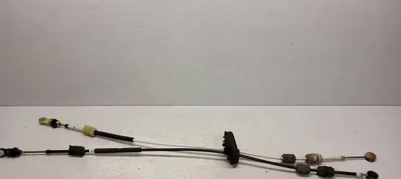 Opel Insignia A Gear shift cable linkage 55560991