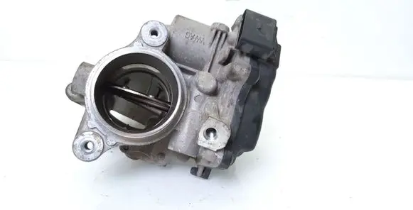 Volkswagen Tiguan Throttle valve 04L128059AA 04L126637A