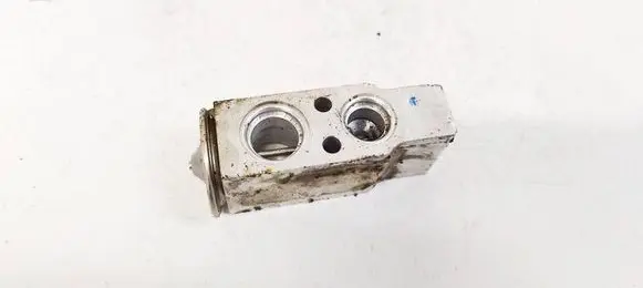 Toyota Aygo AB10 Air conditioning (A/C) expansion valve 
