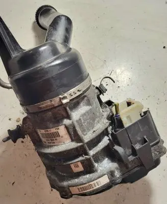 Peugeot 308 Power steering pump 9670700480 A0021544