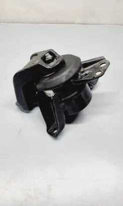 Hyundai Tucson TL Engine mount bracket 21810D3200 21825D3300