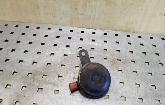 Honda CR-V Horn signal E13000514
