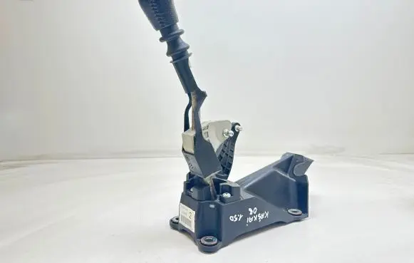 Nissan Qashqai Gear shifter/selector JD200 100907