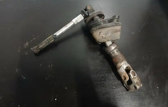 Volvo V70 Steering column universal joint 085010