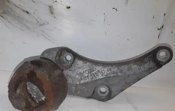 Audi A8 S8 D3 4E Engine mounting bracket 4E0199343AG