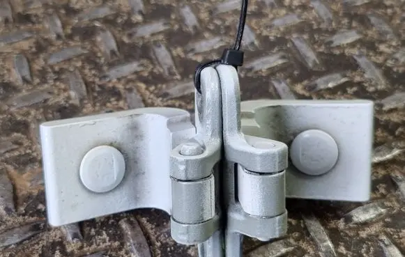 Audi Q3 F3 Tailgate/trunk/boot hinge 8V3827299B